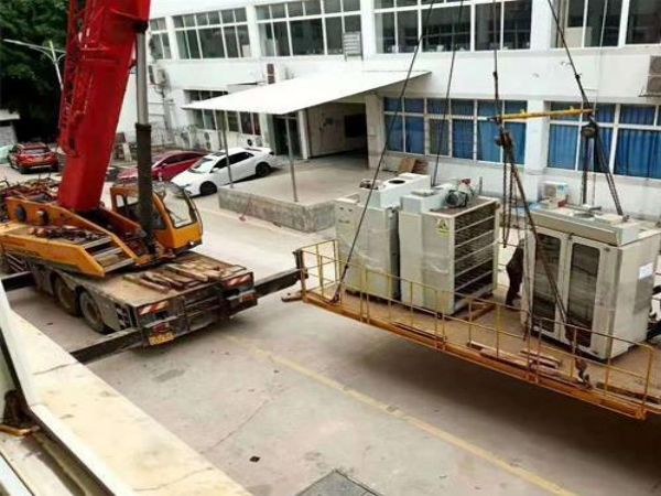 怀仁县吊车公司_吊车租赁在上下降上需注意事项
